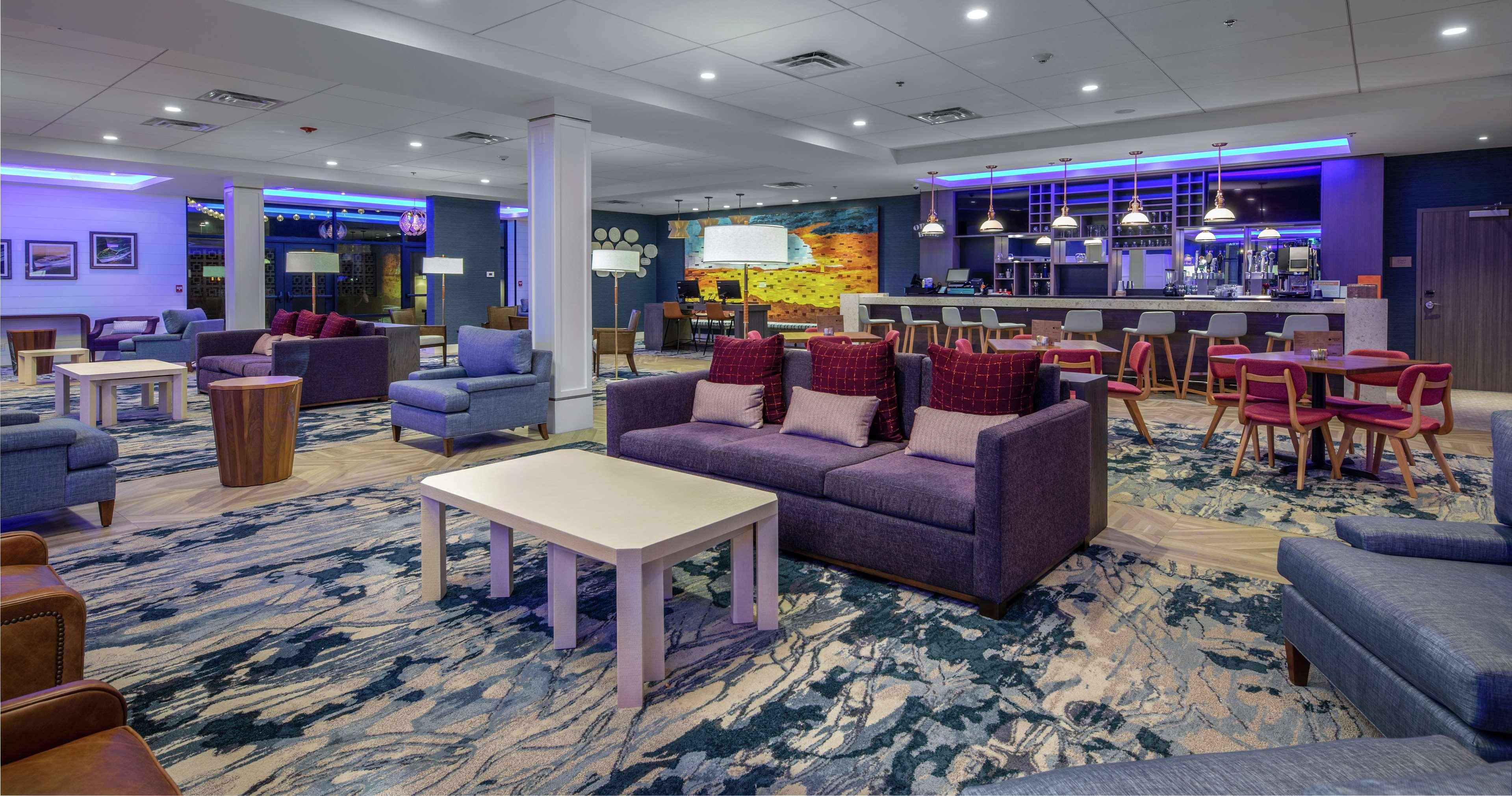 Hotel Doubletree By Hilton Hot Springs Extérieur photo
